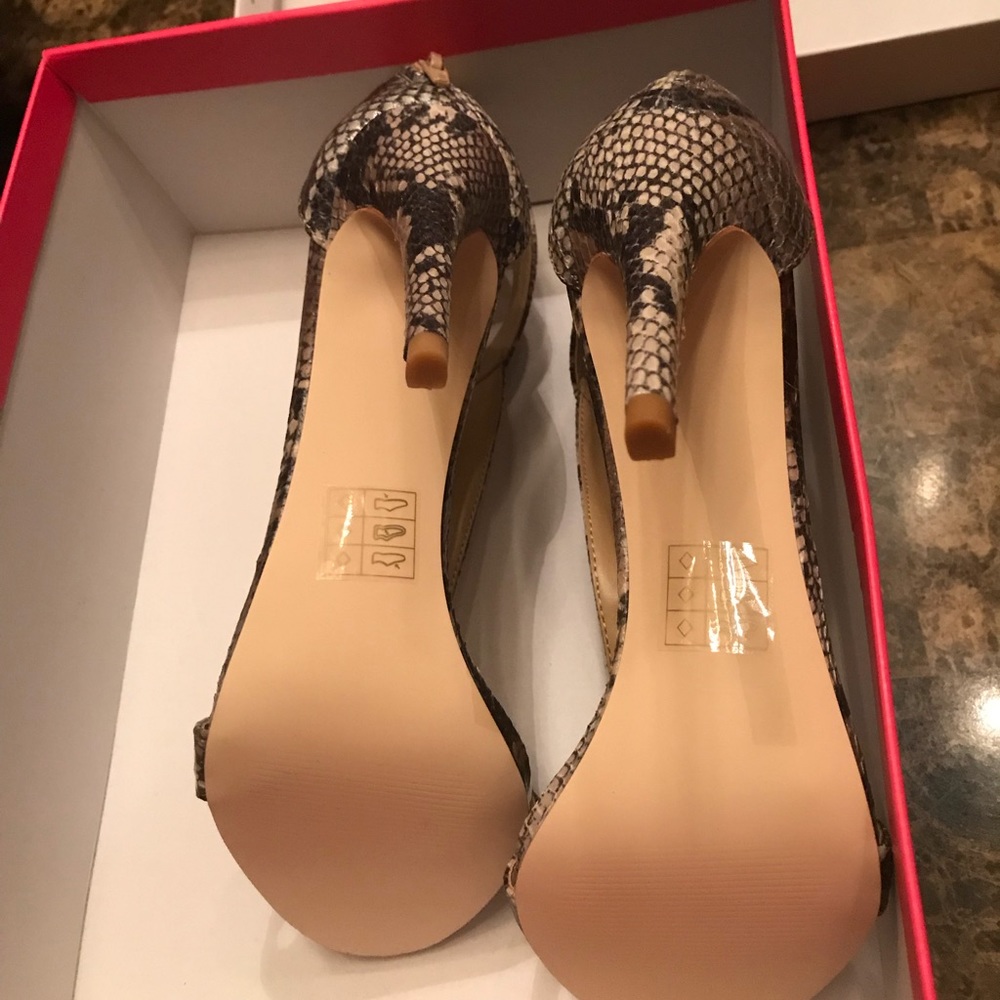 JustFab Snake Print Heels - Picture 4 of 5